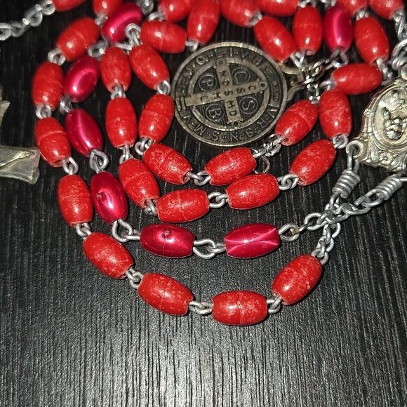 Red Beaded Rosary with Silver Toned Cross Unisex Medals Charms 2 Toned Reds - Picture 4 of 16